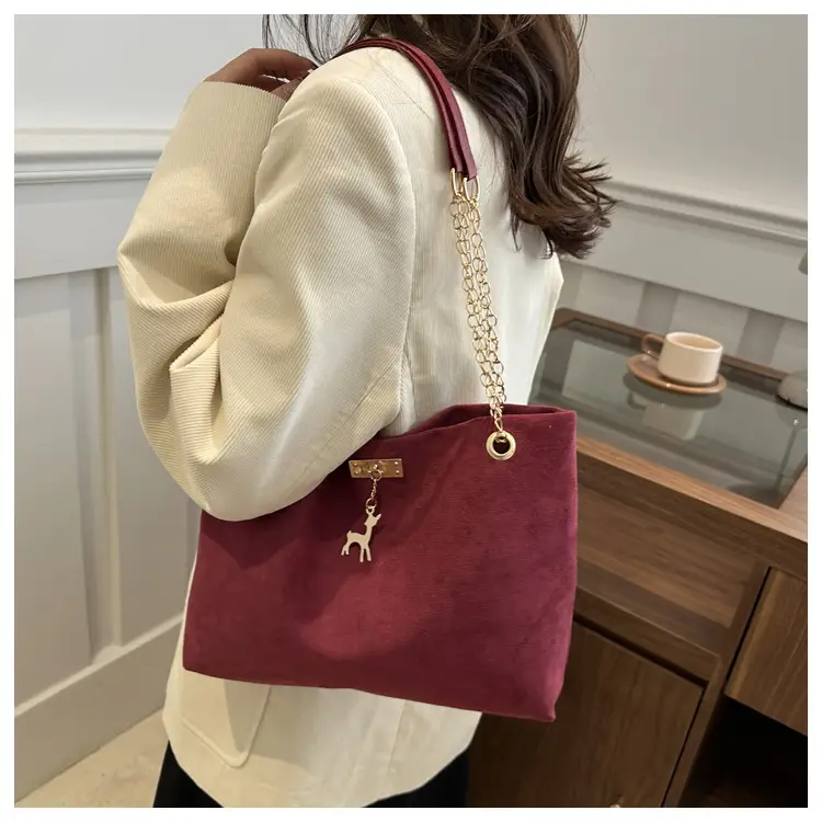Vintage Chain Shoulder Bag Women's Black 2024 Winter — feature 18