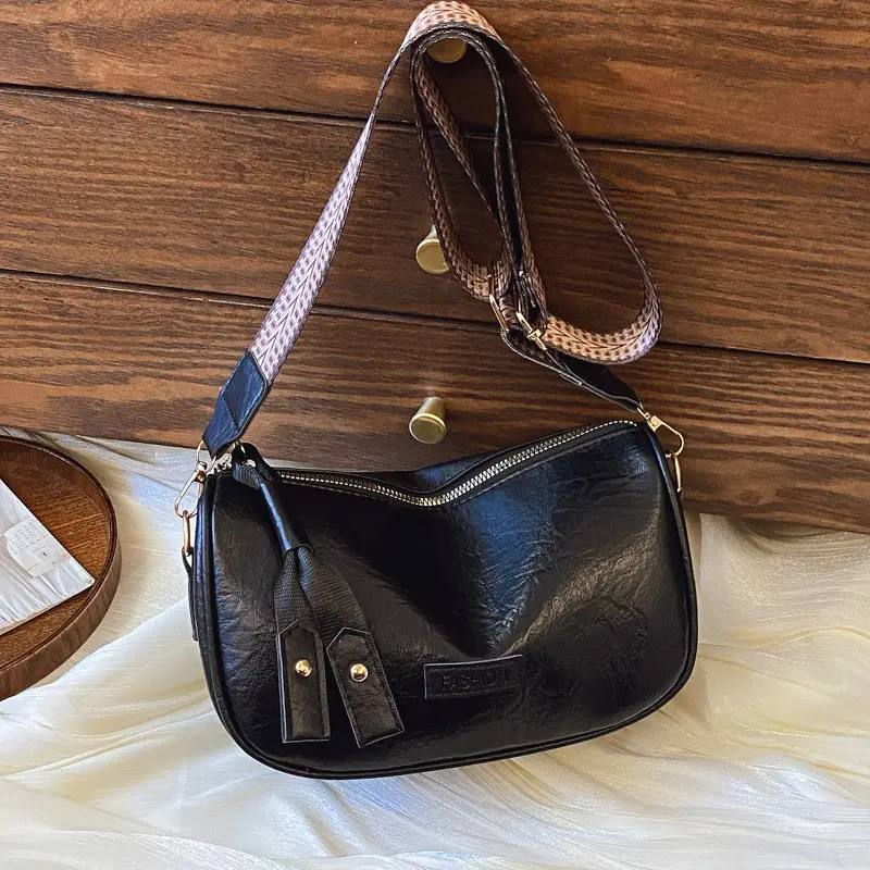 Black Retro Shoulder Messenger Bag for Women - Image 5