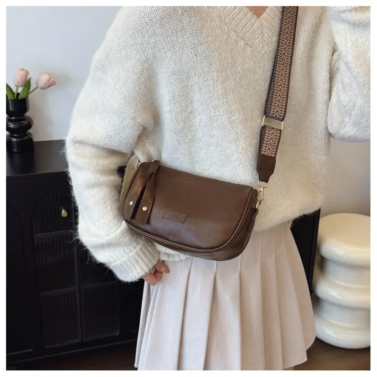 Black Retro Shoulder Messenger Bag for Women — feature 14
