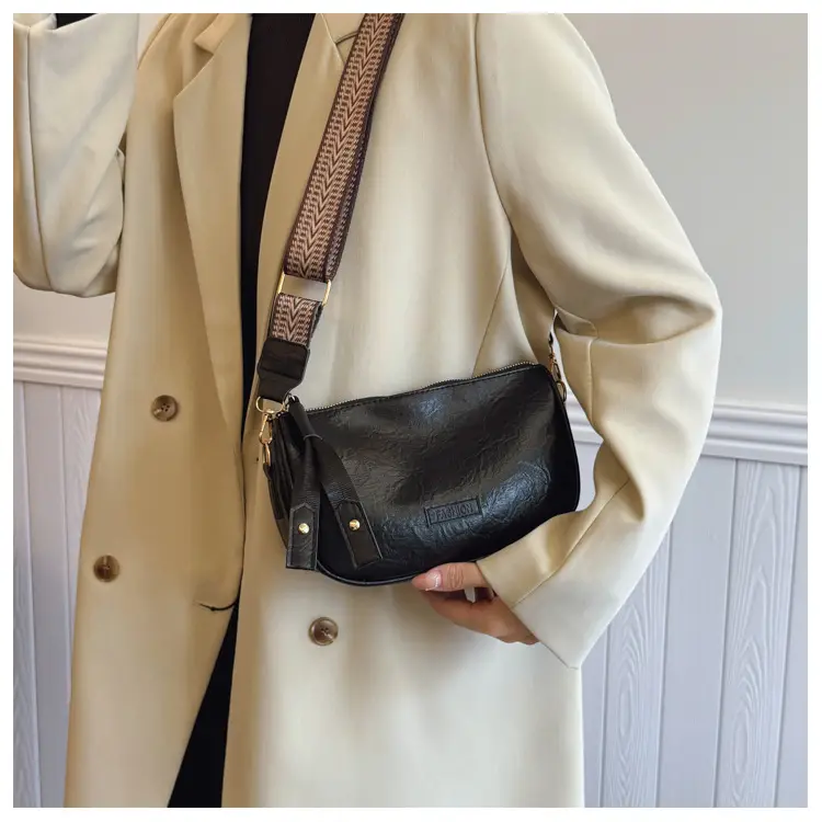 Black Retro Shoulder Messenger Bag for Women — feature 16