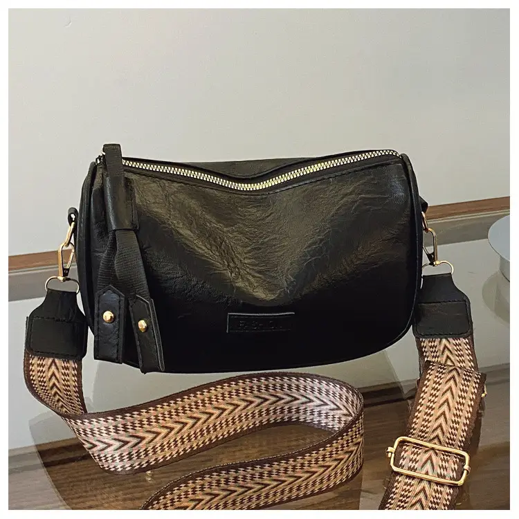 Black Retro Shoulder Messenger Bag for Women — feature 20