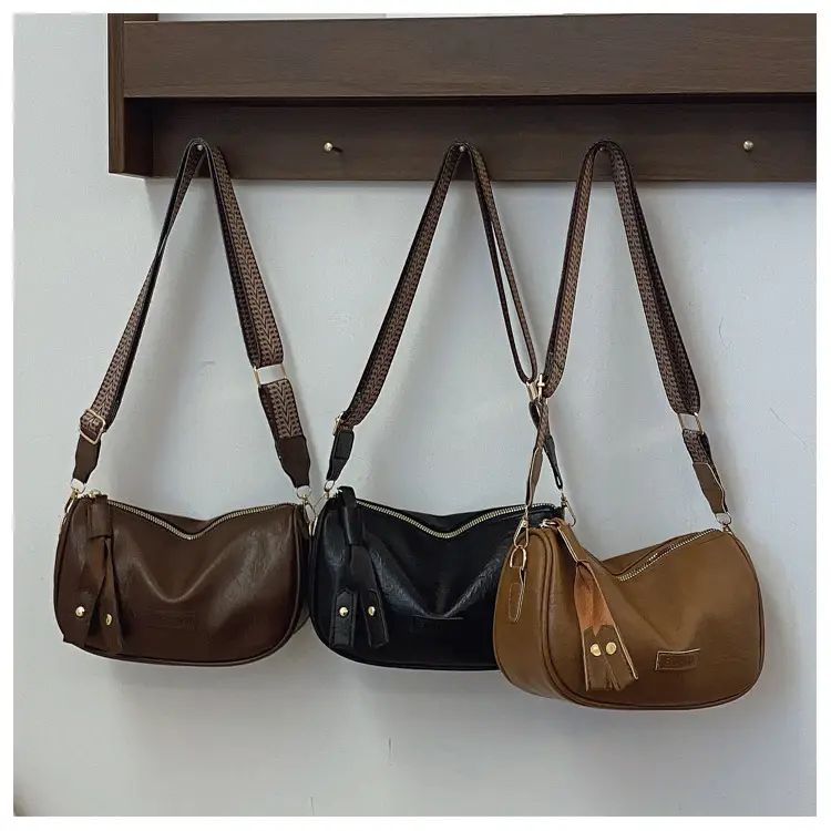 Black Retro Shoulder Messenger Bag for Women — feature 26