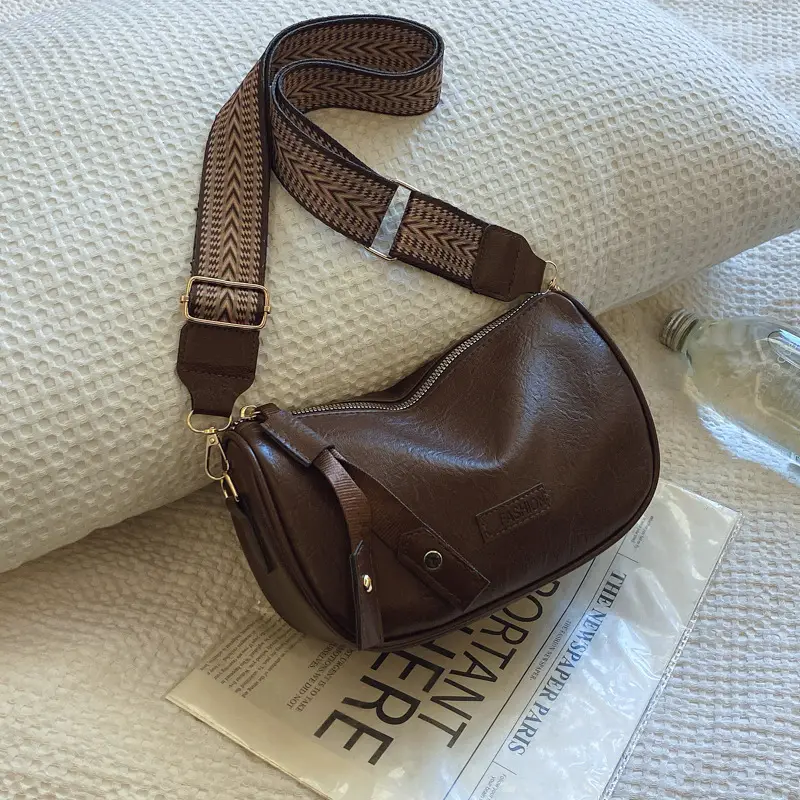 Black Retro Shoulder Messenger Bag for Women - Image 2