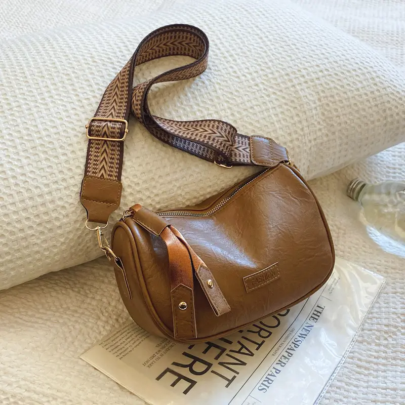 Black Retro Shoulder Messenger Bag for Women - Image 3