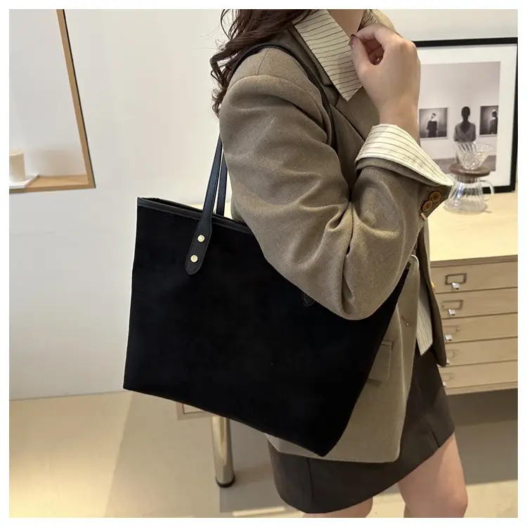 Large Capacity Tan Shoulder Bag for Women 2024 — feature 19