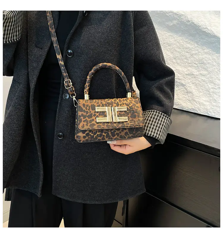 European Leopard Print Shoulder Crossbody Bag 2024 Winter — feature 16