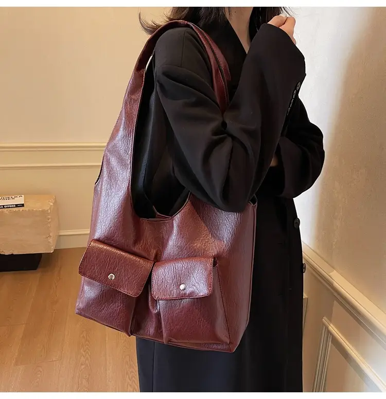 Brown Leather Crossbody Bag for Women Winter 2024 — feature 18