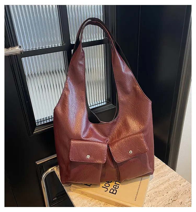 Brown Leather Crossbody Bag for Women Winter 2024 — feature 2