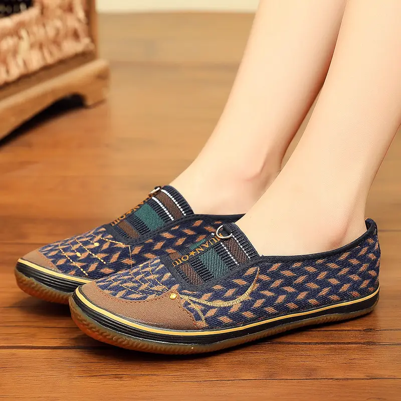 Women's Beijing Cloth Shoes Flat Bottom Casual Spring New - Image 2