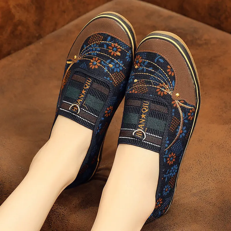 Women's Beijing Cloth Shoes Flat Bottom Casual Spring New - Image 5