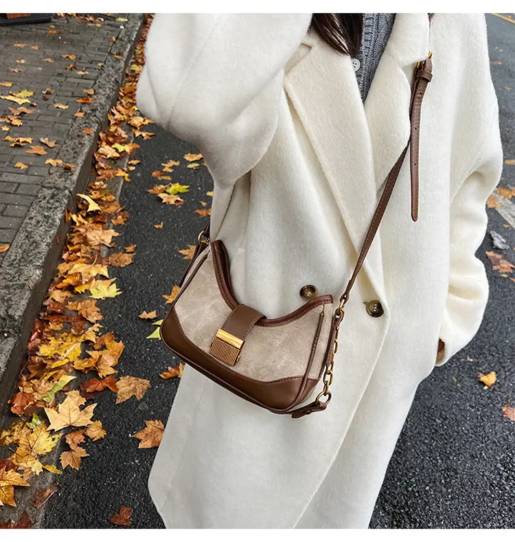 Black French Niche Crossbody Bag with Gold Chain — feature 34