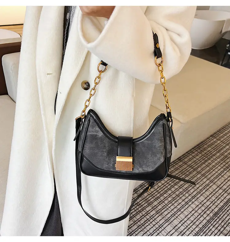 Black French Niche Crossbody Bag with Gold Chain — feature 39