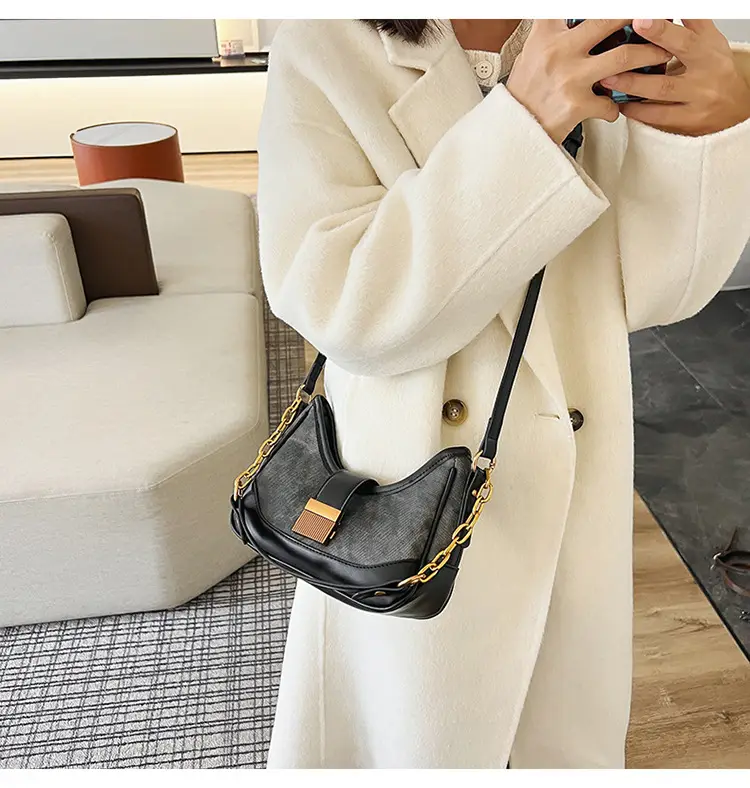 Black French Niche Crossbody Bag with Gold Chain — feature 41
