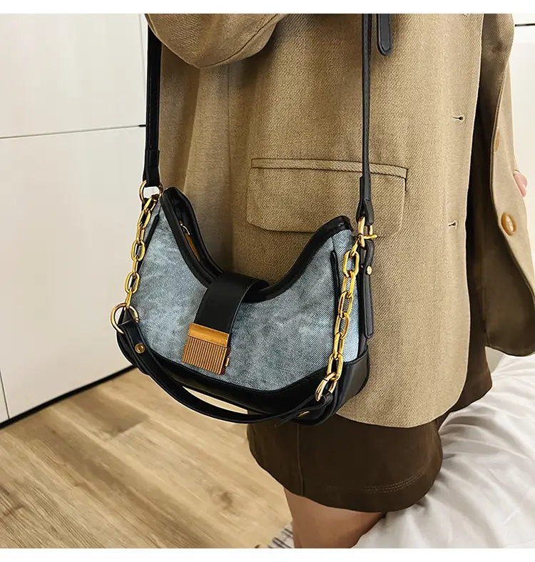 Black French Niche Crossbody Bag with Gold Chain — feature 48