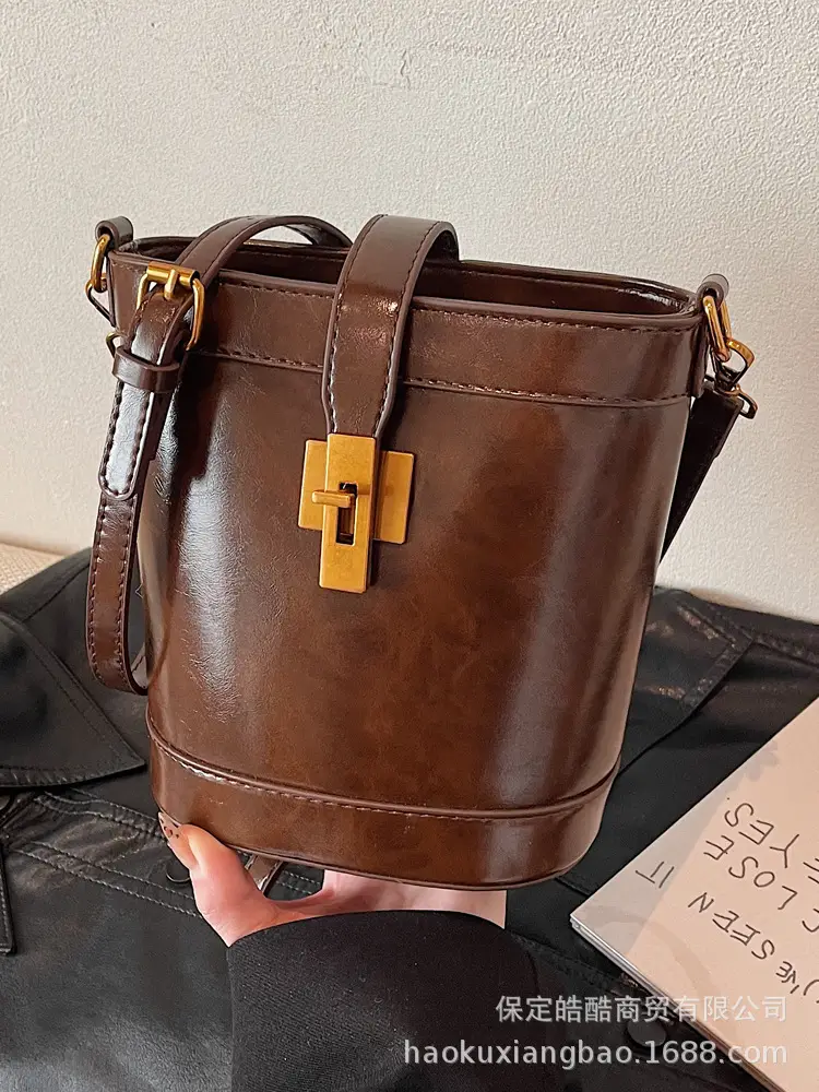 Black Leather Shoulder Bag with Gold Hardware - Image 7