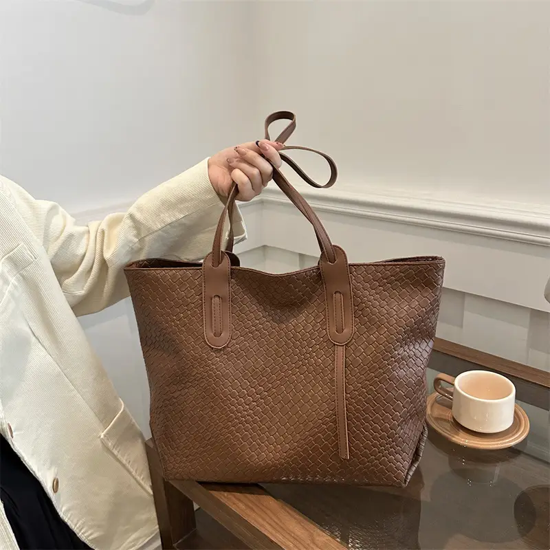 Women's Red Woven Shoulder Bag 2024 Winter New - Image 6