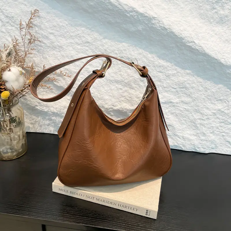 Black Women's Shoulder Bag Large Capacity 2024 - Image 3