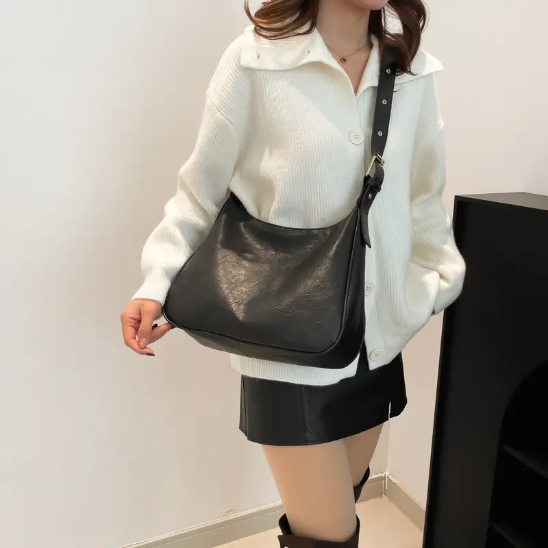 Black Women's Shoulder Bag Large Capacity 2024 - Image 5