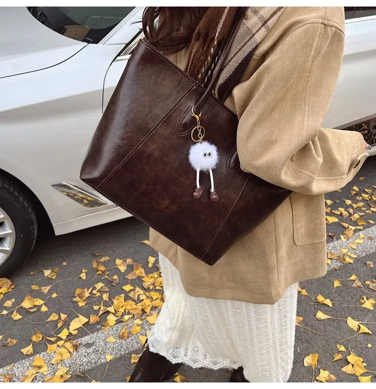 Women's Winter Tote Bag Brown Large Capacity Retro Shoulder Bag — feature 17