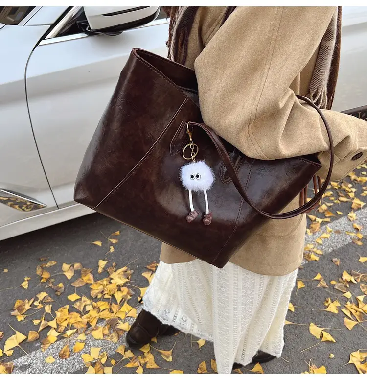 Women's Winter Tote Bag Brown Large Capacity Retro Shoulder Bag — feature 19