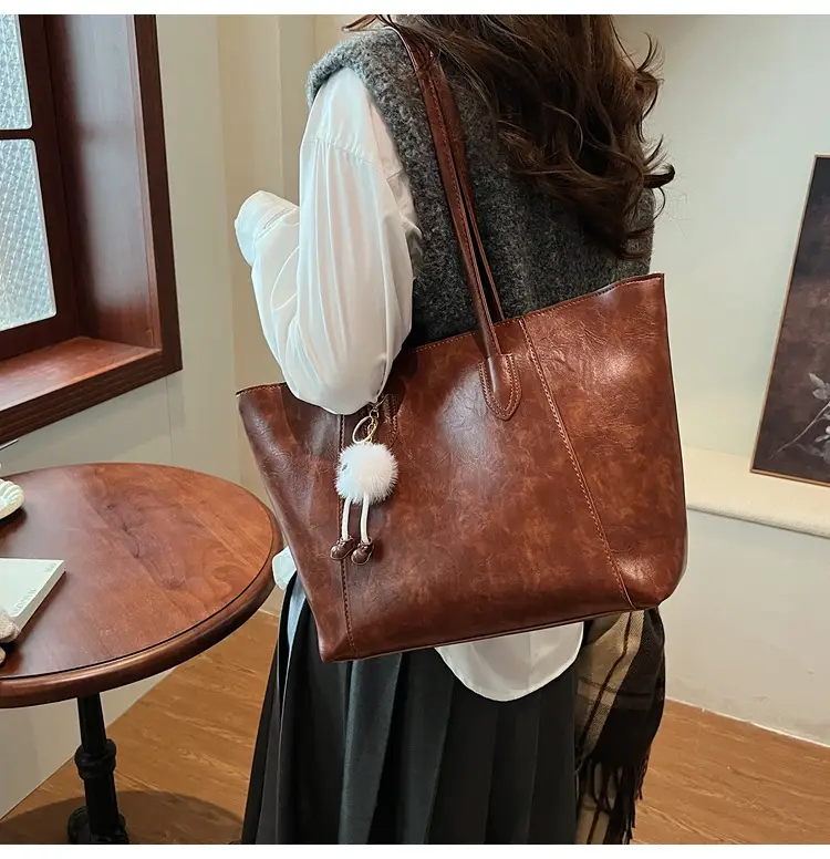 Women's Winter Tote Bag Brown Large Capacity Retro Shoulder Bag — feature 23