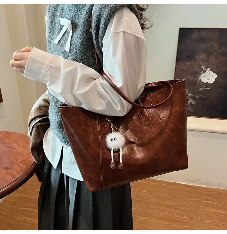 Women's Winter Tote Bag Brown Large Capacity Retro Shoulder Bag — feature 24