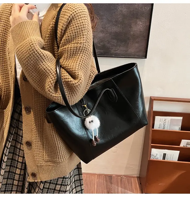 Women's Winter Tote Bag Brown Large Capacity Retro Shoulder Bag — feature 31
