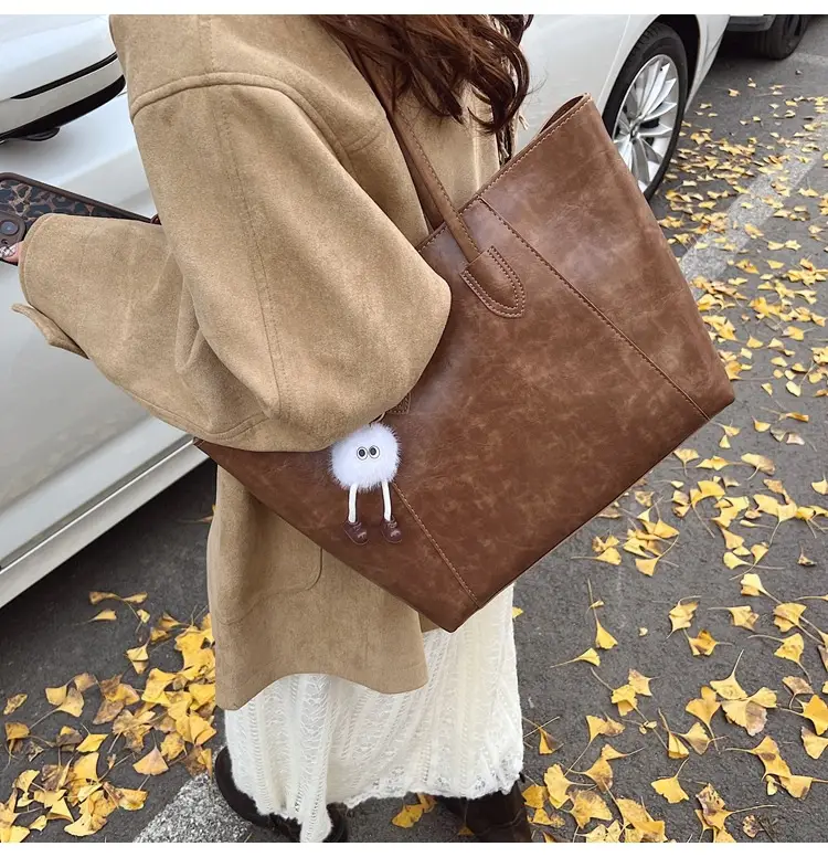 Women's Winter Tote Bag Brown Large Capacity Retro Shoulder Bag — feature 37
