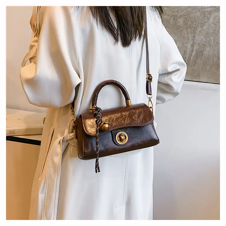 Black Leather Crossbody Bag for Women 2024 Winter — feature 11