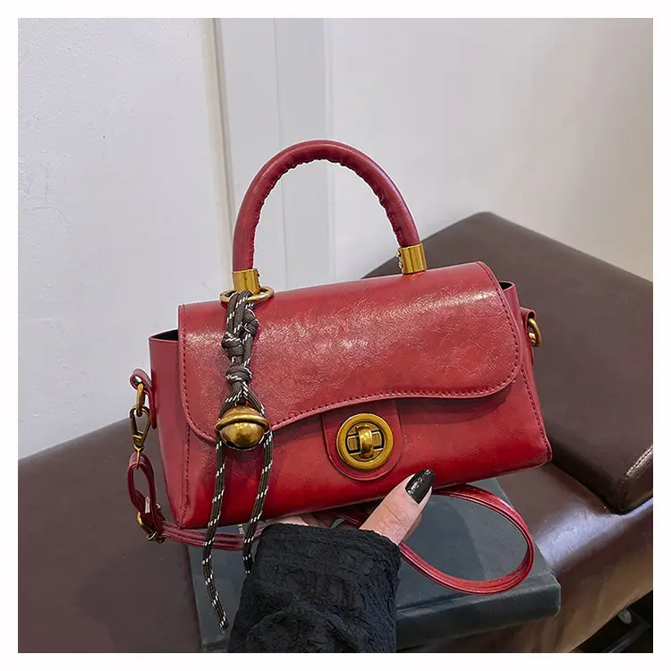 Black Leather Crossbody Bag for Women 2024 Winter — feature 21