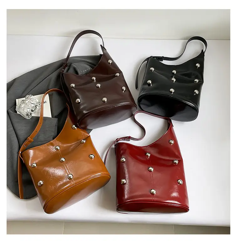 Elegant Rivet Shoulder Bag Women's Large Capacity — feature 10