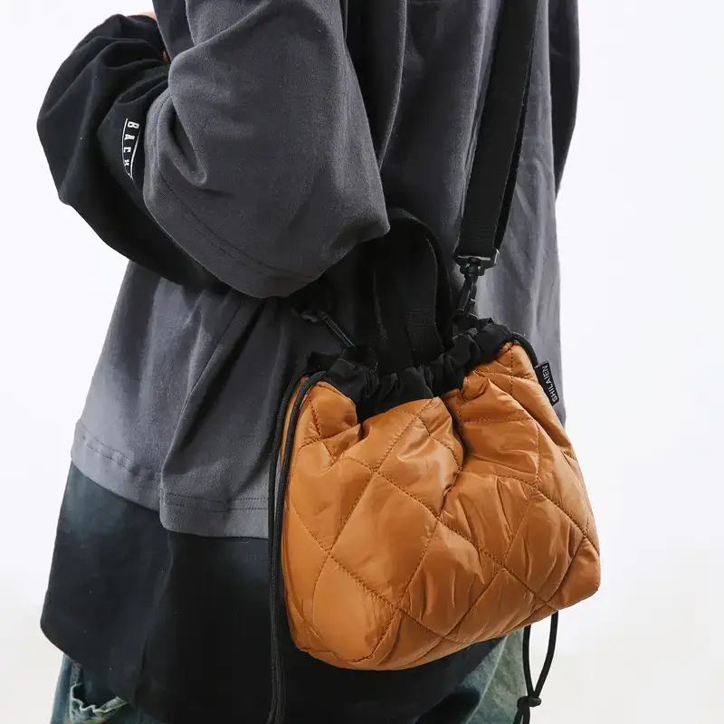 Diamond Patterned Women's Crossbody Bag Brown Black - Image 7