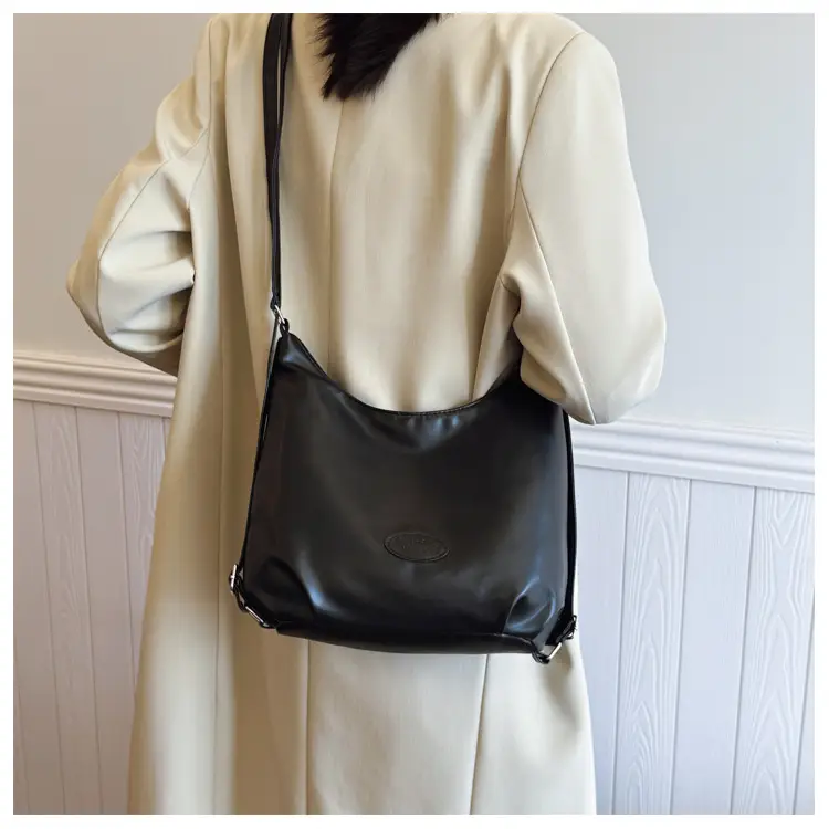 Women's Korean Style Chain Underarm Tote Bag 2024 — feature 19