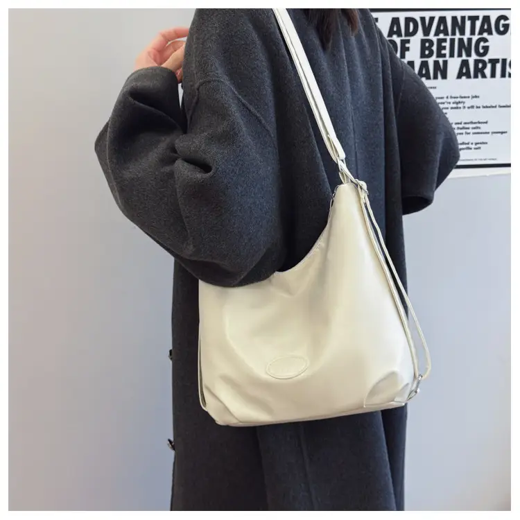Women's Korean Style Chain Underarm Tote Bag 2024 — feature 9