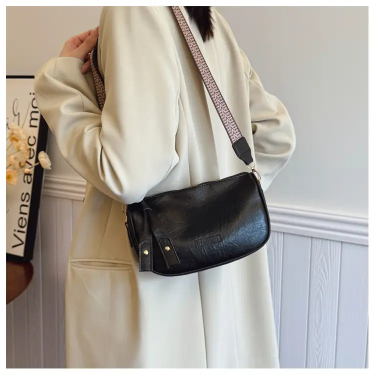 Boston Retro Shoulder Messenger Bag Brown 2024 — feature 18