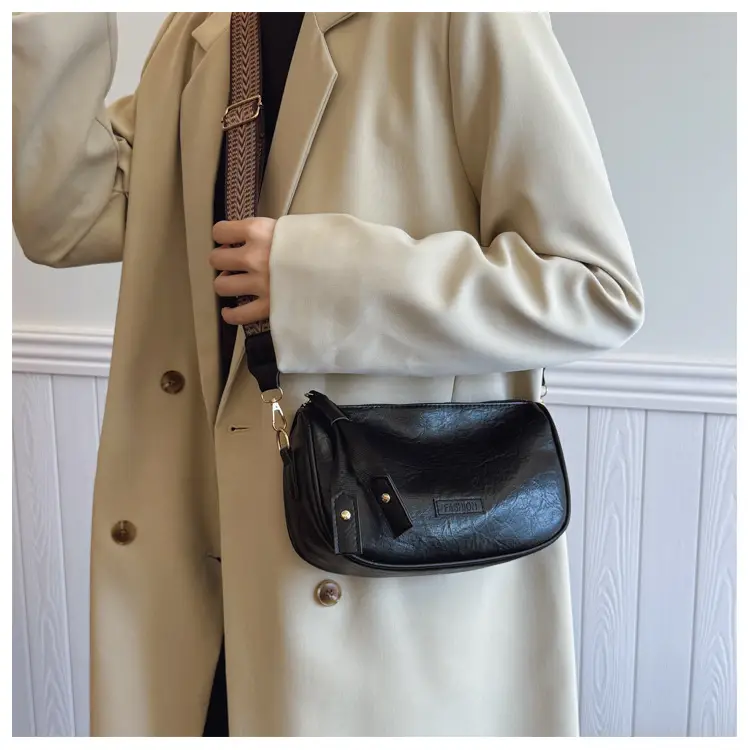 Boston Retro Shoulder Messenger Bag Brown 2024 — feature 21