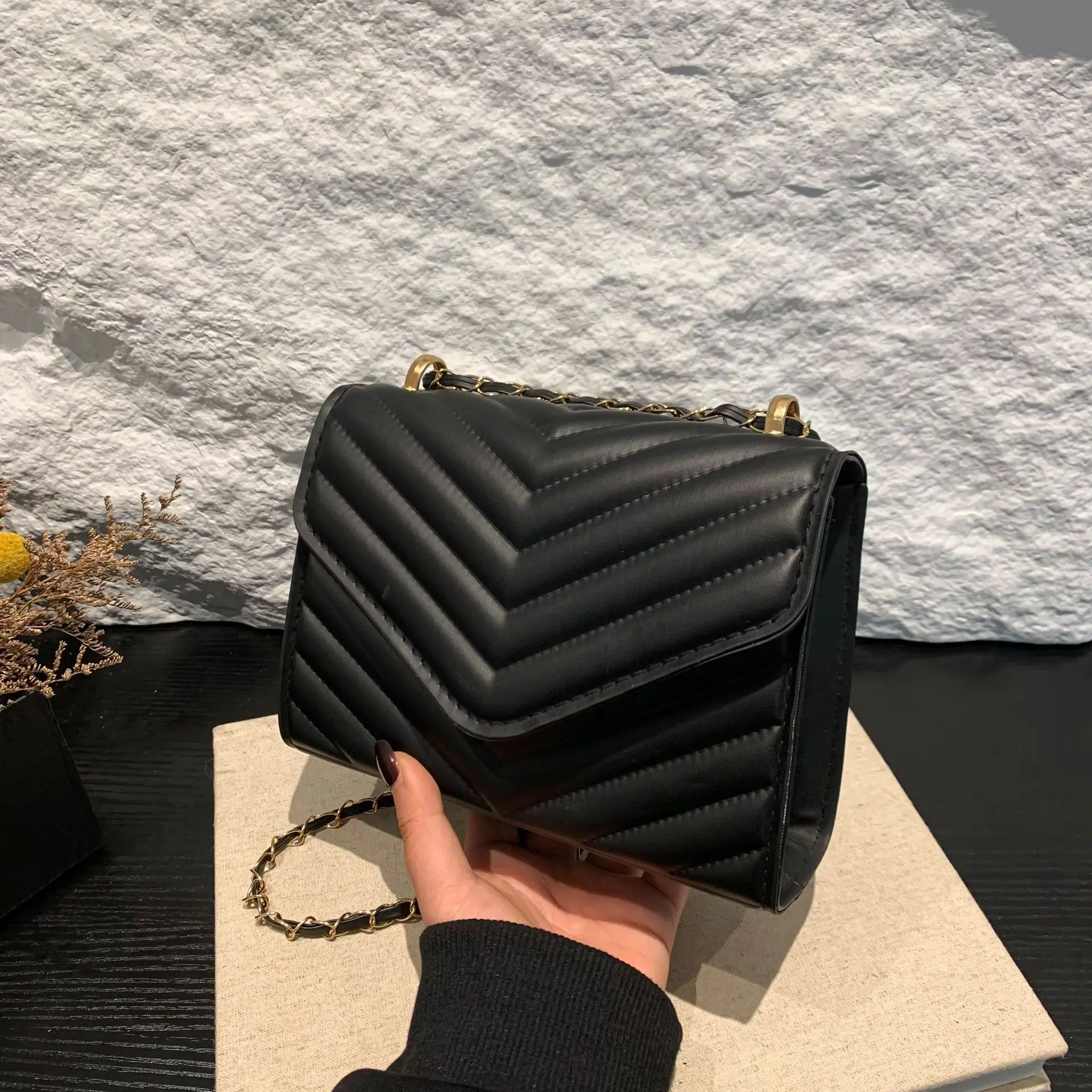 2024 New Rhombic Crossbody Bag for Women — feature 16