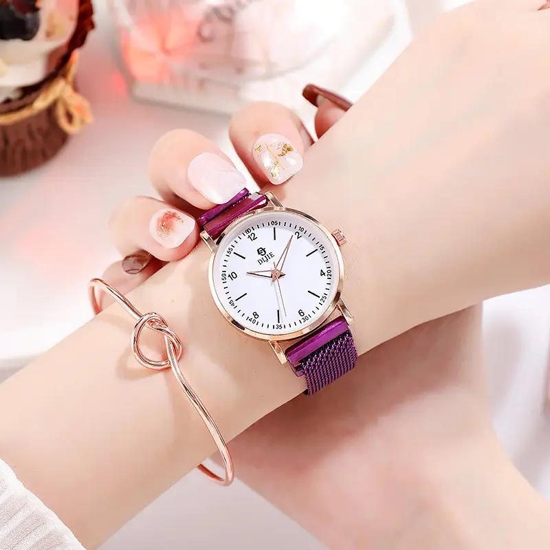 Casual, Light and Luxurious Quartz Series, Niche Whitening, Fashionable Women's Magnet, Trendyy Bestie Gift, Forest Wrist Watch