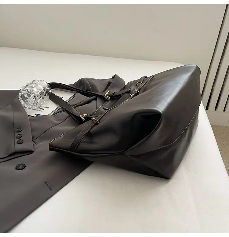 Black Leather Tote Bag for Women Autumn Winter 2025 — feature 37