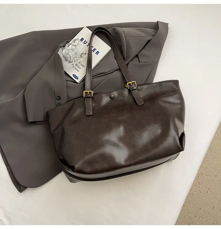 Black Leather Tote Bag for Women Autumn Winter 2025 — feature 38