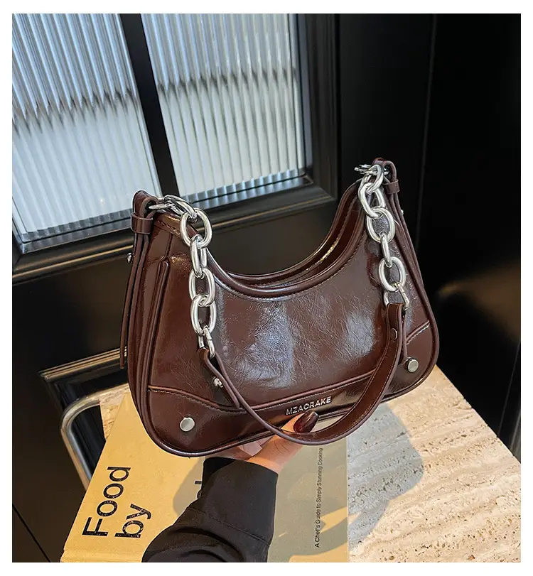 Black Chain Crossbody Bag for Women 2026 — feature 3