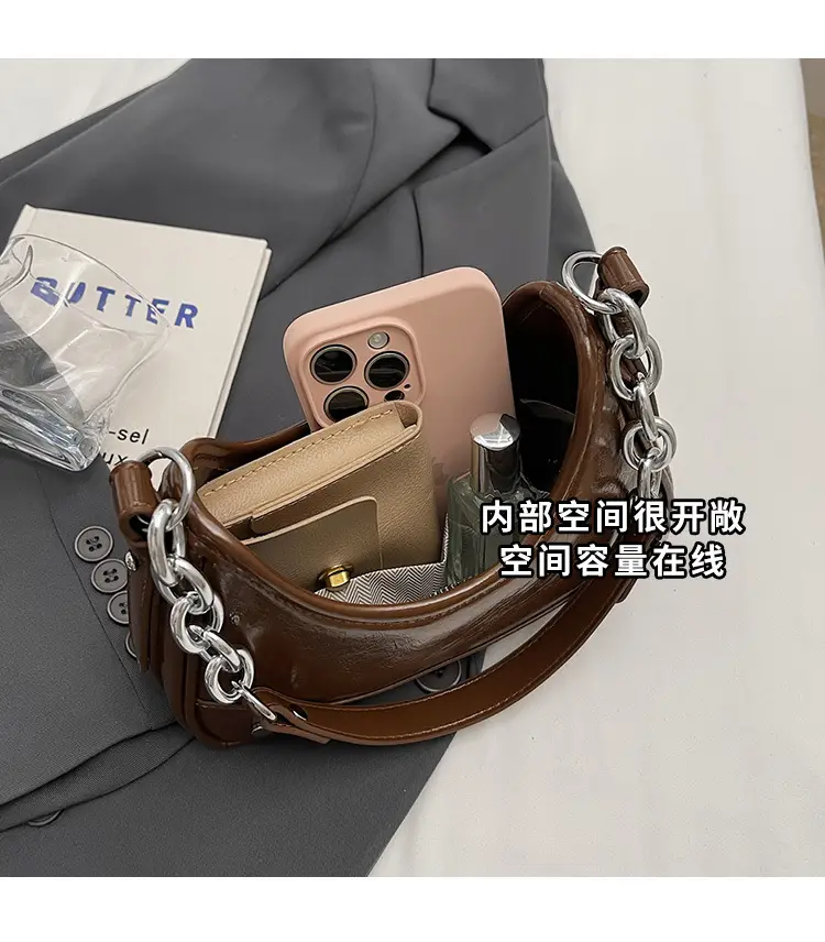 Black Chain Crossbody Bag for Women 2026 — feature 9