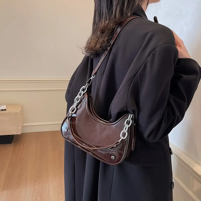 Black Chain Crossbody Bag for Women 2026 - Image 2