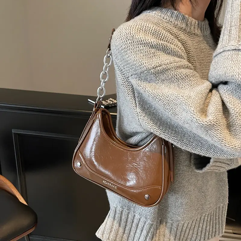 Black Chain Crossbody Bag for Women 2026 - Image 3