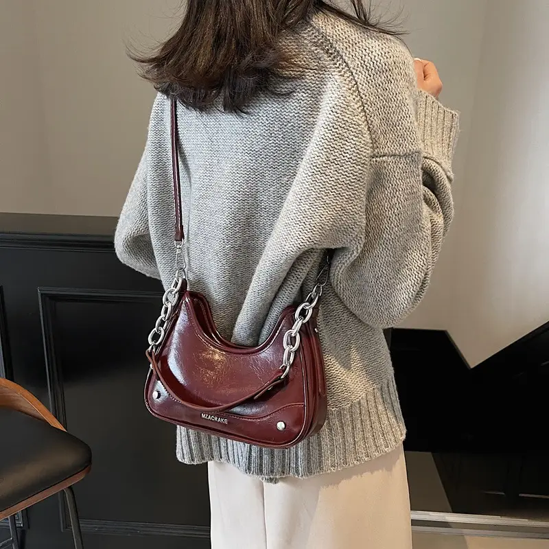 Black Chain Crossbody Bag for Women 2026 - Image 4