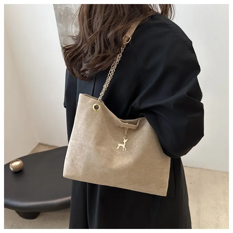 Vintage Textured Chain Shoulder Bag Women Brown 2024 Winter — feature 11