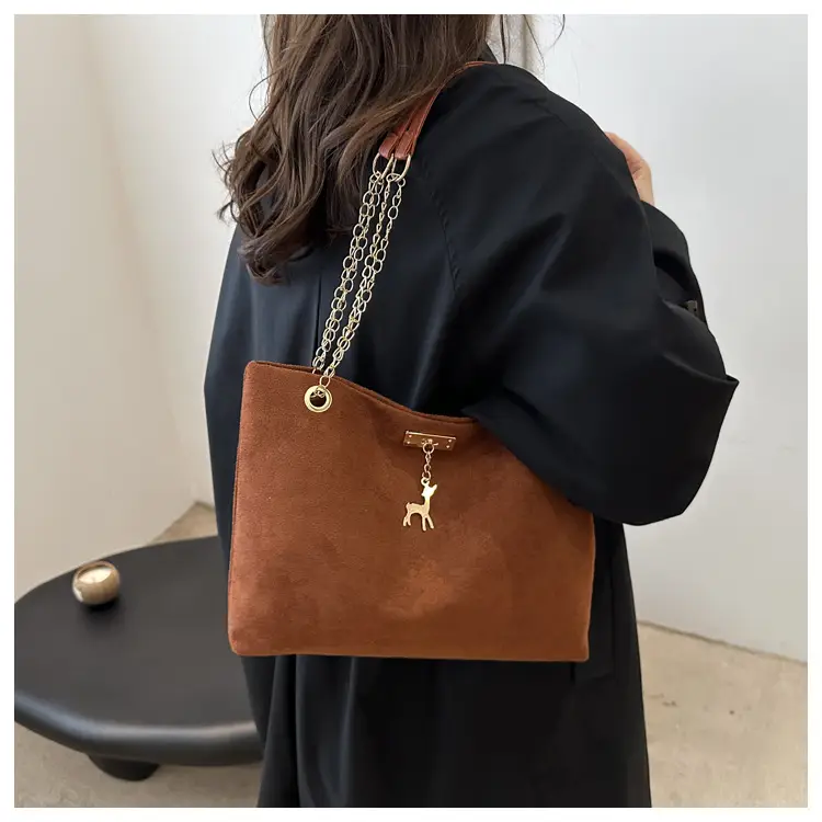 Vintage Textured Chain Shoulder Bag Women Brown 2024 Winter — feature 14
