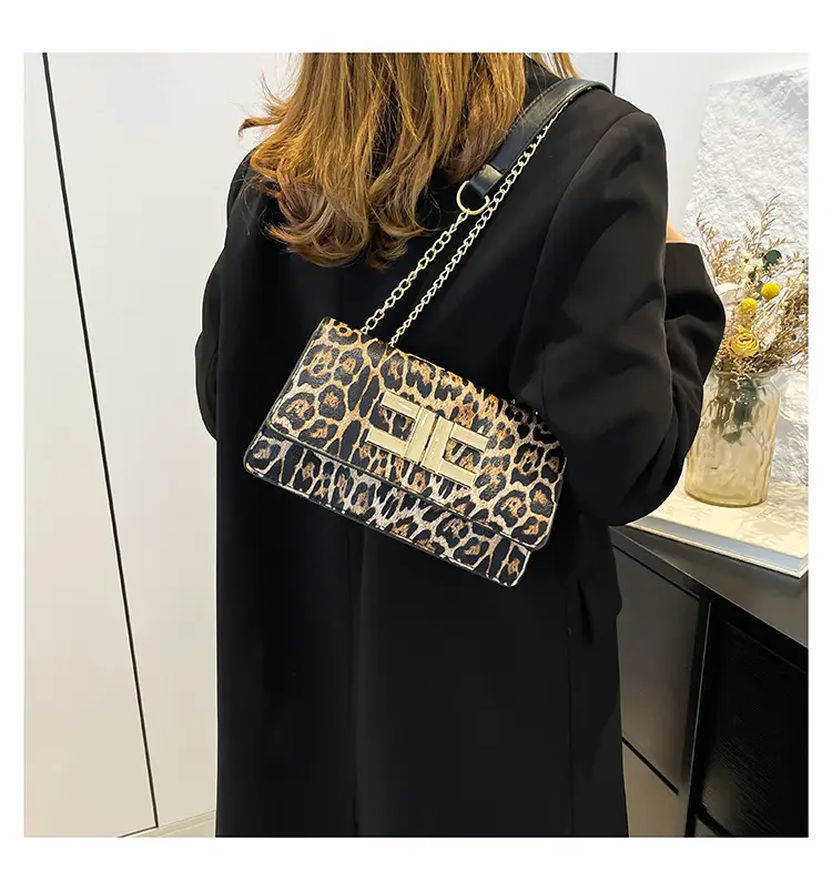 White Leather Chain Shoulder Bag for Women 2024 — feature 18