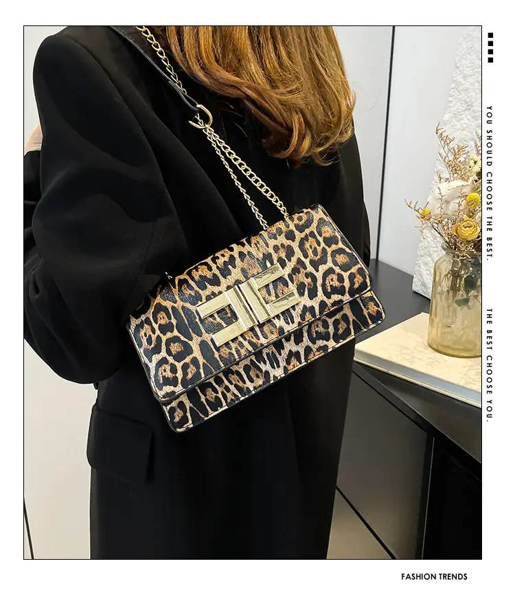 White Leather Chain Shoulder Bag for Women 2024 — feature 2