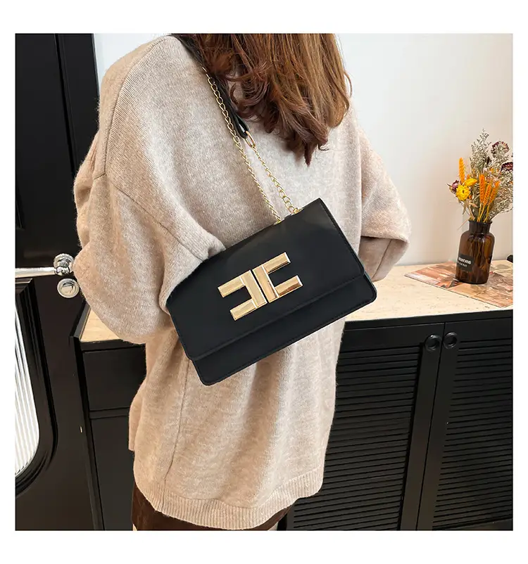 White Leather Chain Shoulder Bag for Women 2024 — feature 21